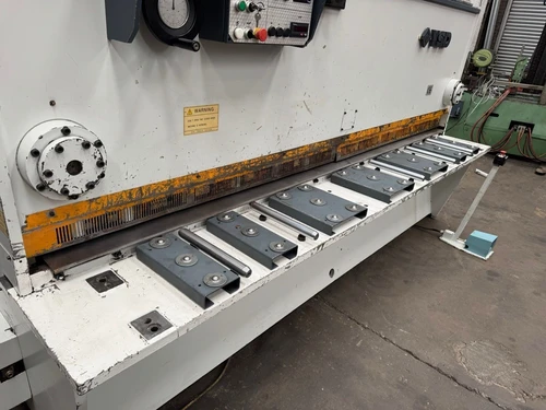 YSD Model HSG31/8 Hydraulic Guillotine, photo 7